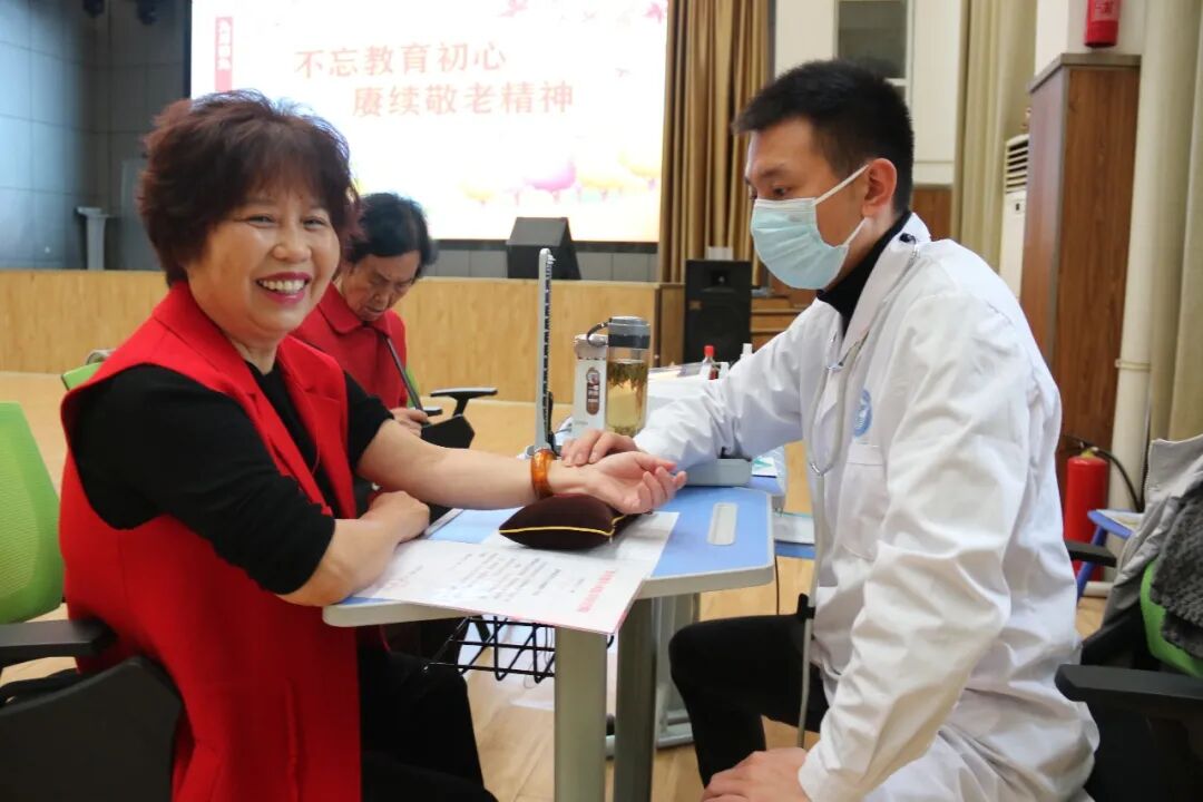 【火一动态】不忘教育初心,赓续敬老之情|火炬一小2021年重阳节活动