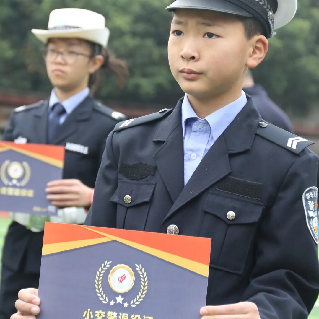 【火一动态】守法规知礼让  安全文明出行|火炬一小“12.2”交通安全日系列主题活动