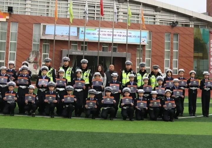 【火一动态】守法规知礼让  安全文明出行|火炬一小“12.2”交通安全日系列主题活动