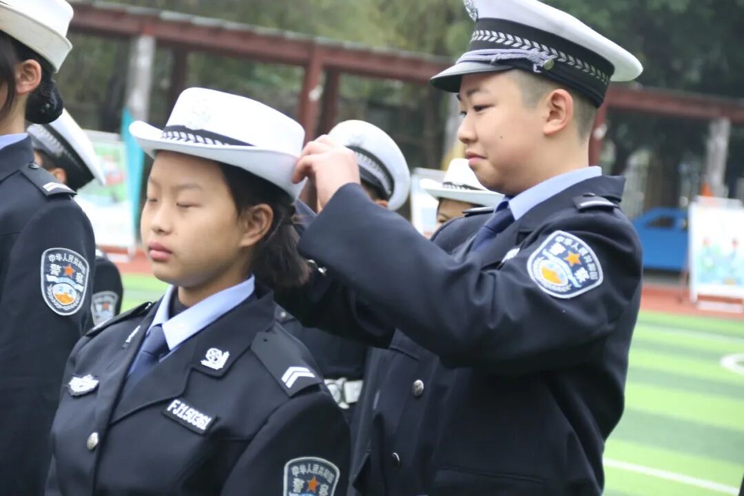 【火一动态】守法规知礼让  安全文明出行|火炬一小“12.2”交通安全日系列主题活动