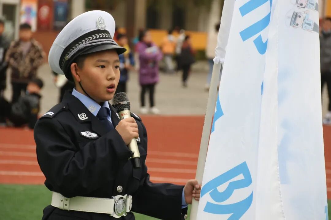 【火一动态】守法规知礼让  安全文明出行|火炬一小“12.2”交通安全日系列主题活动