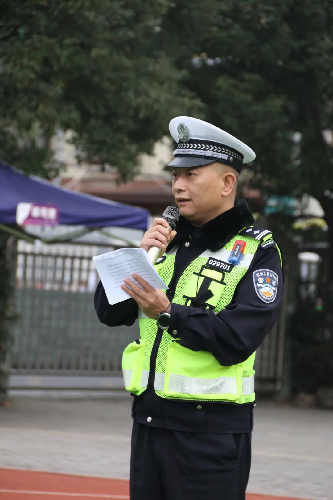 【火一动态】守法规知礼让  安全文明出行|火炬一小“12.2”交通安全日系列主题活动