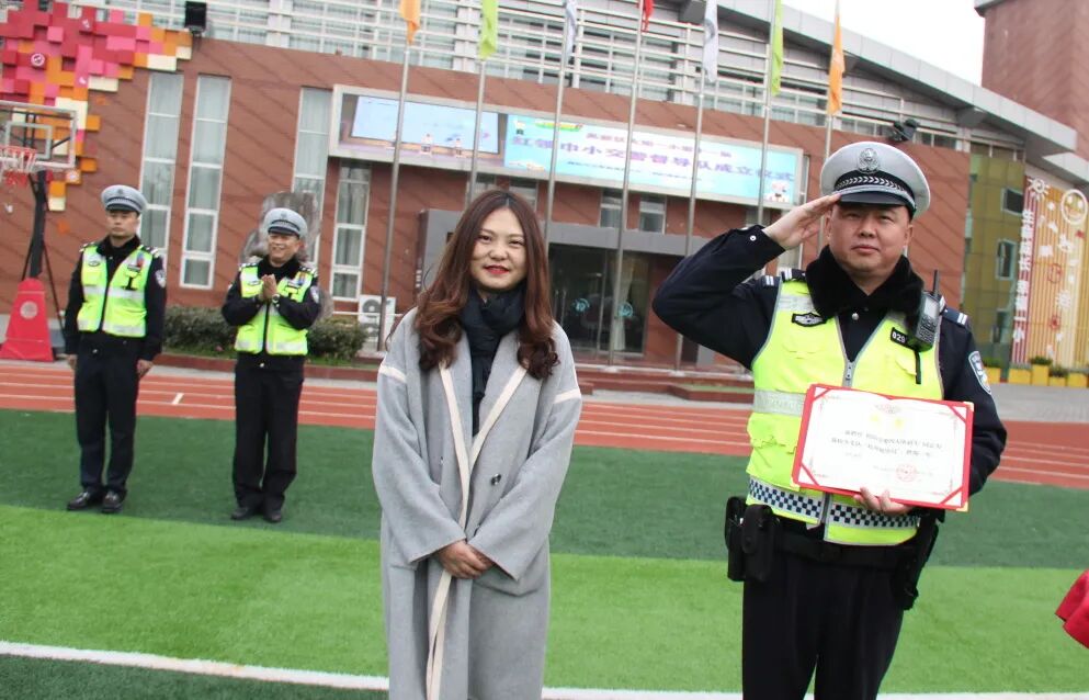 【火一动态】守法规知礼让  安全文明出行|火炬一小“12.2”交通安全日系列主题活动