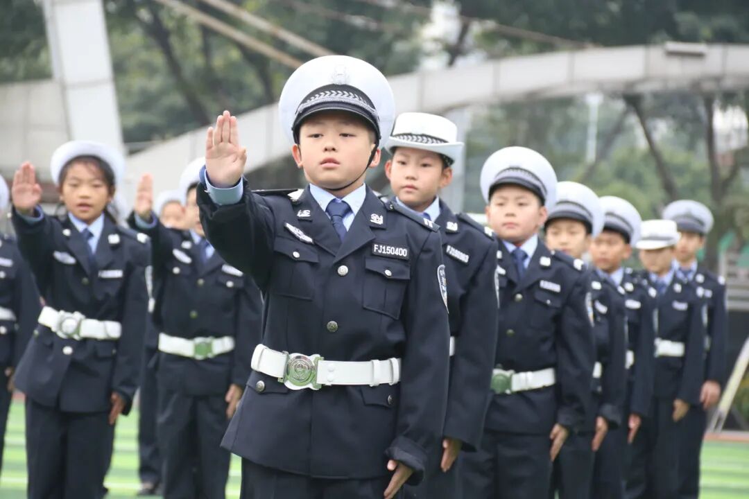 【火一动态】守法规知礼让  安全文明出行|火炬一小“12.2”交通安全日系列主题活动