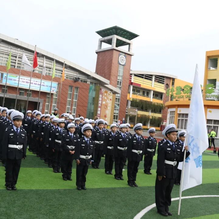 【火一动态】守法规知礼让  安全文明出行|火炬一小“12.2”交通安全日系列主题活动