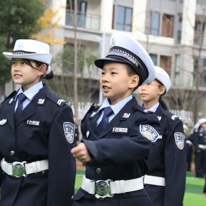 【火一动态】守法规知礼让  安全文明出行|火炬一小“12.2”交通安全日系列主题活动