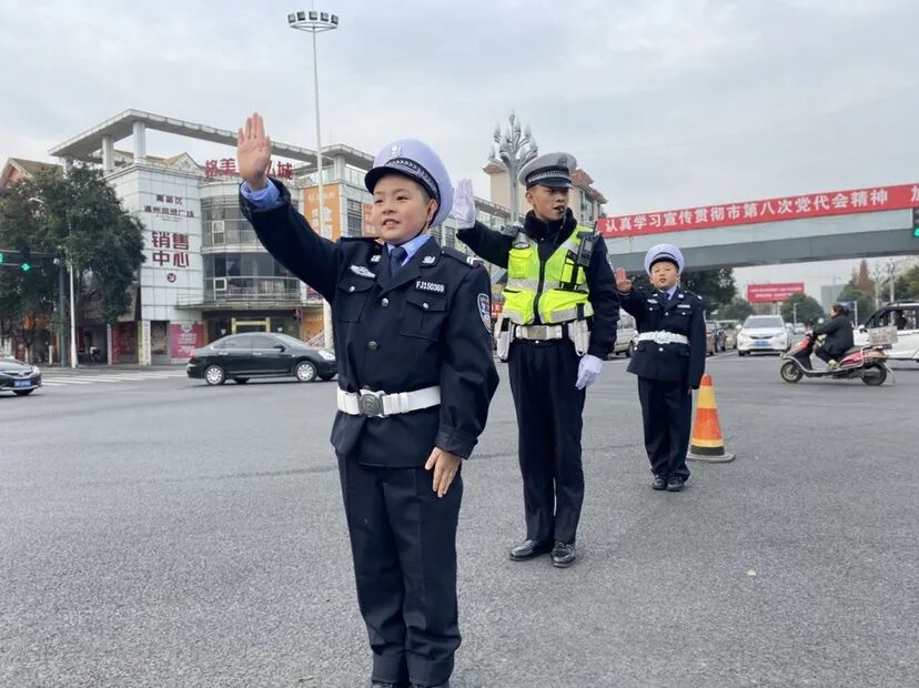 【火一动态】守法规知礼让  安全文明出行|火炬一小“12.2”交通安全日系列主题活动