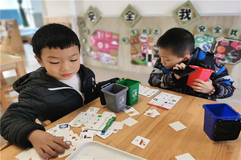【一幼动态】以无声的环境,孕有生的发展| 火炬一幼环创观摩评比活动