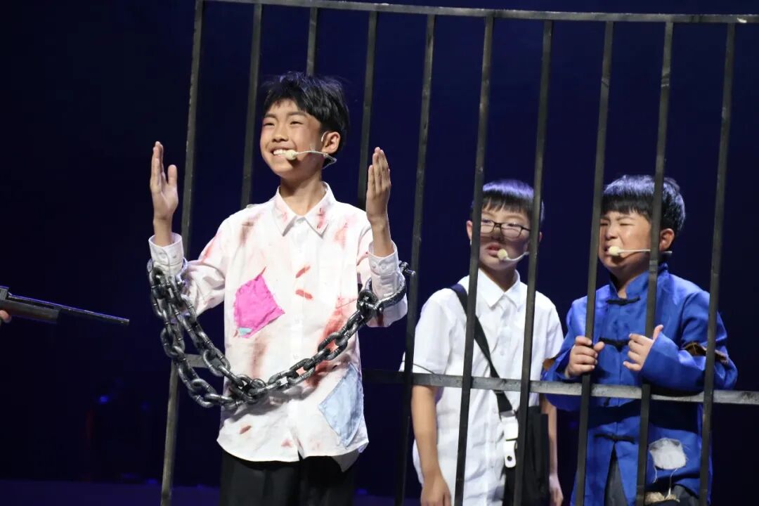 火炬一小2021年校园十大新闻 | 足迹·幸福