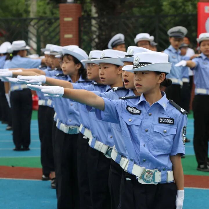 火炬一小2021年校园十大新闻 | 足迹·幸福