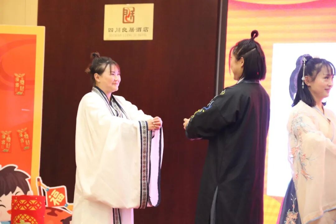 【火一动态】整“妆”待发，嗨翻2022|及月社2022迎新活动