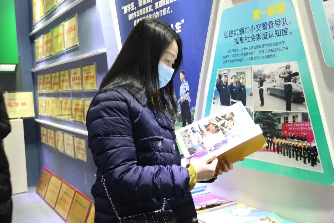 【火一动态】火炬一小接受绵阳市艺术教育特色学校专家组复核评估