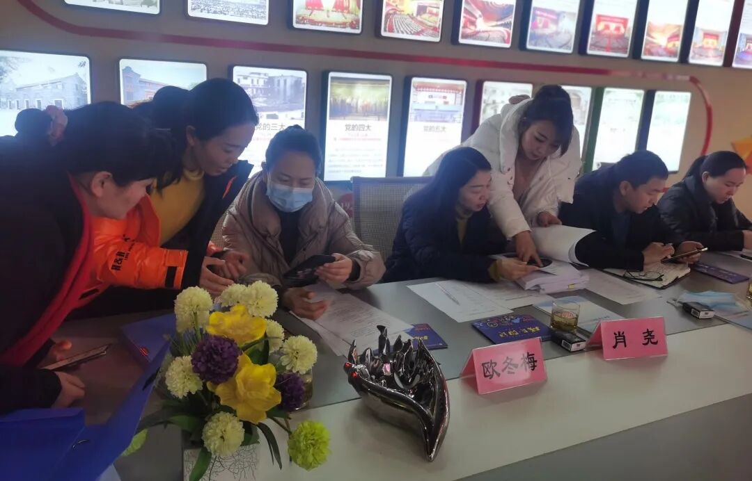 【火一动态】火炬一小接受绵阳市艺术教育特色学校专家组复核评估