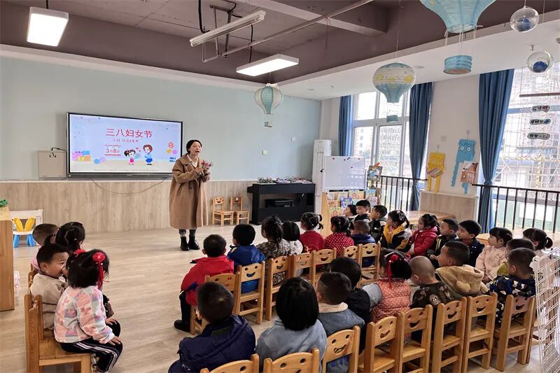 一幼动态｜十里春风，温暖如初｜｜三八女神节活动纪实