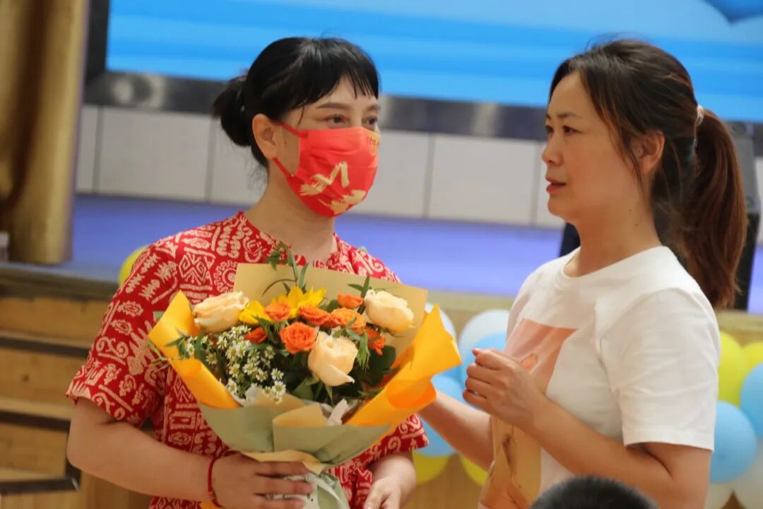 火一动态|最好的我们，最美的启程||火炬一小2022届毕业典礼