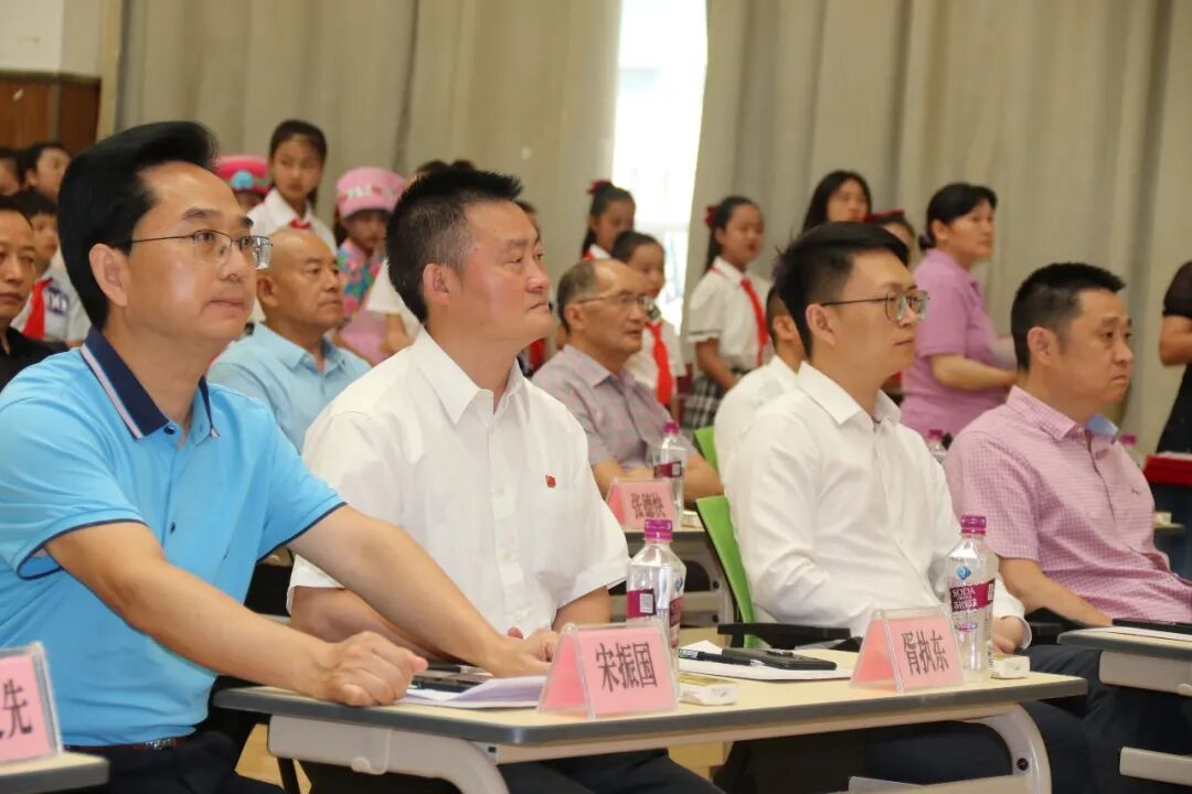 火一喜报|我校选手在绵阳市中小学生演讲总决赛上第八次获得特等奖