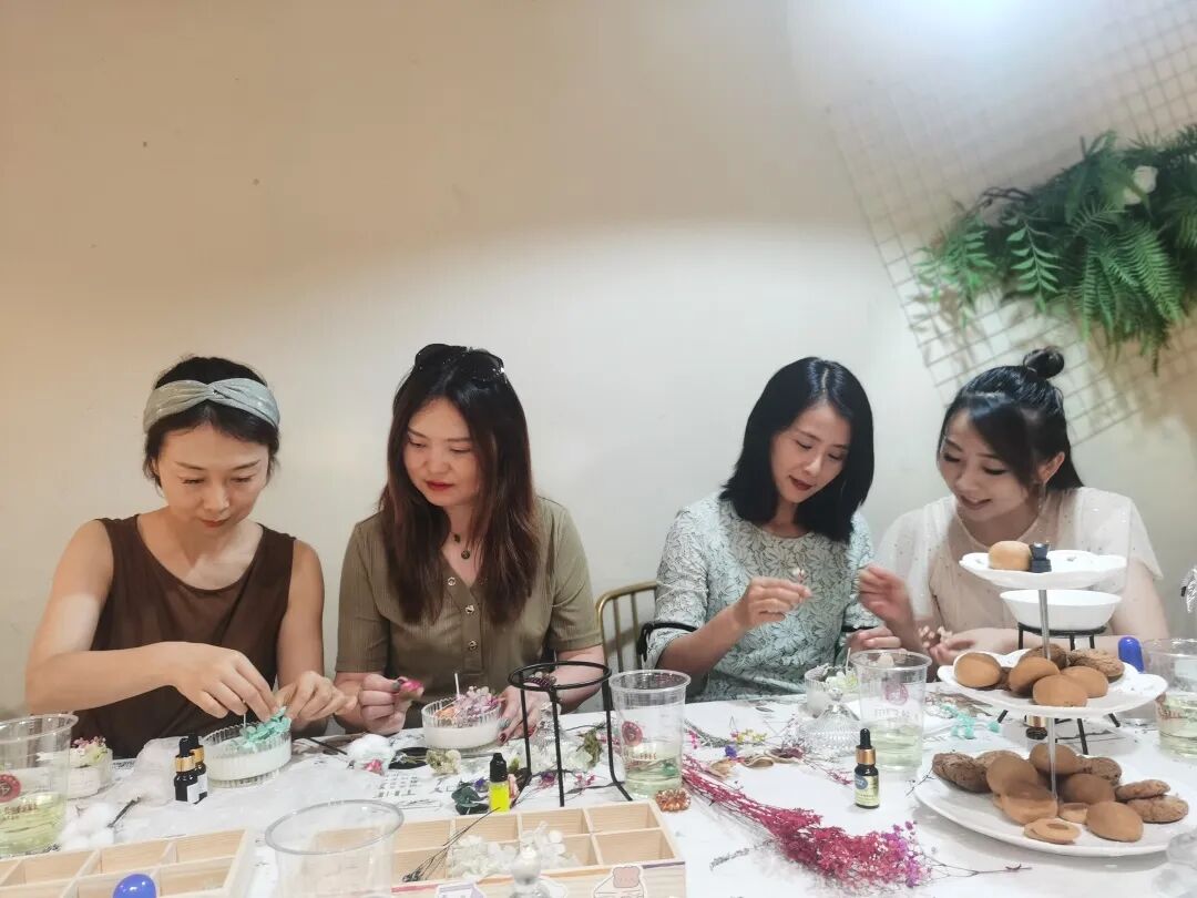 火一动态|草木生花 逐光暖行||及月社手作团建