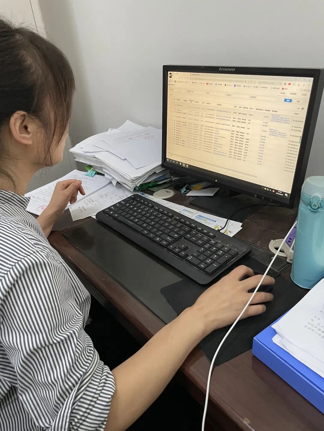 火一动态|微光如炬，火一人向“疫”而行