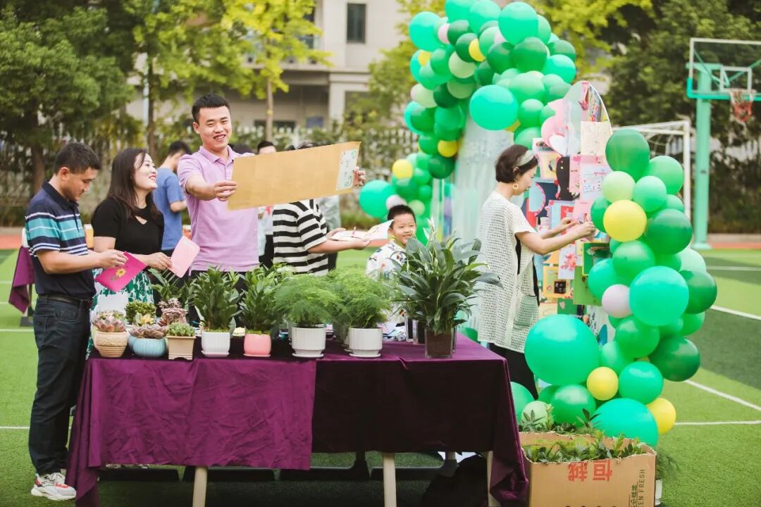 火一动态|笔端生芳华  情满中秋月|| 火炬一小教师节/中秋节“双节”庆祝活动