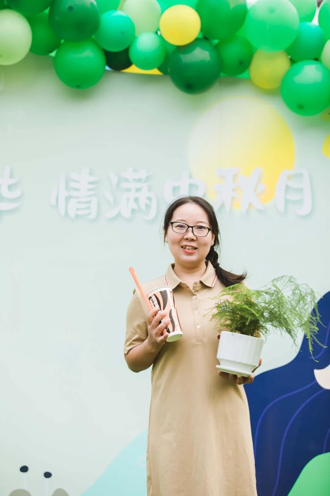 火一动态|笔端生芳华  情满中秋月|| 火炬一小教师节/中秋节“双节”庆祝活动