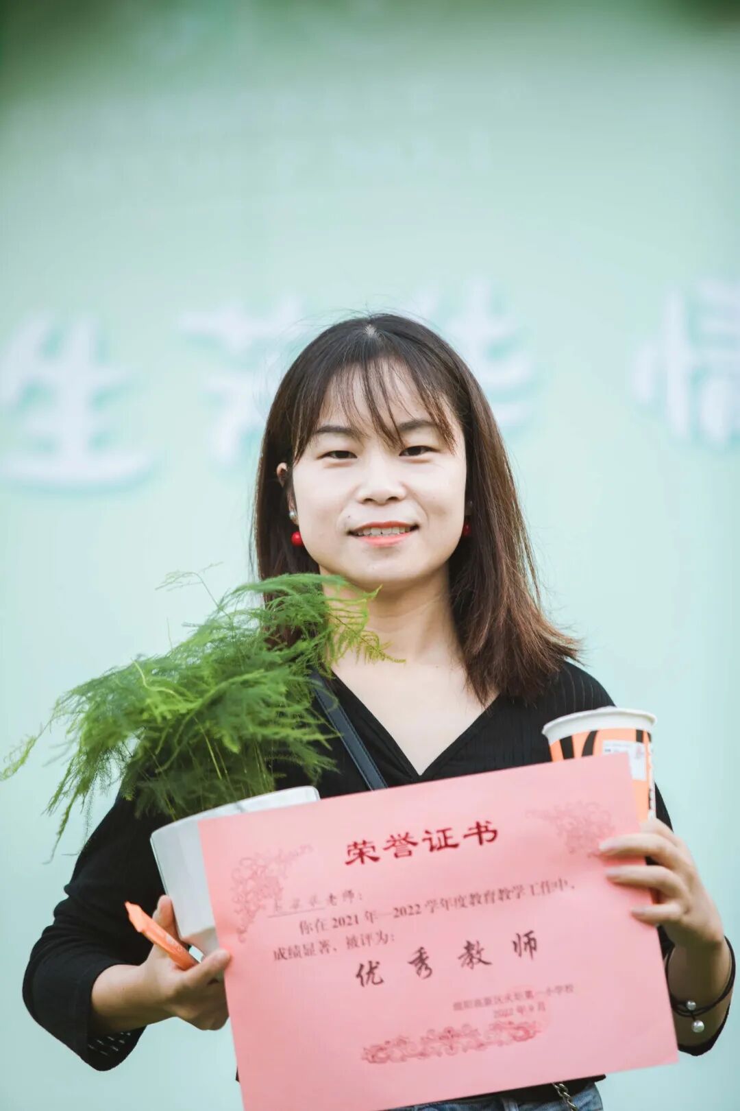 火一动态|笔端生芳华  情满中秋月|| 火炬一小教师节/中秋节“双节”庆祝活动