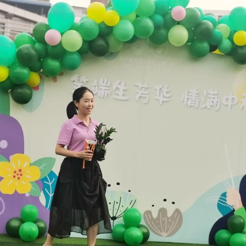 火一动态|笔端生芳华  情满中秋月|| 火炬一小教师节/中秋节“双节”庆祝活动