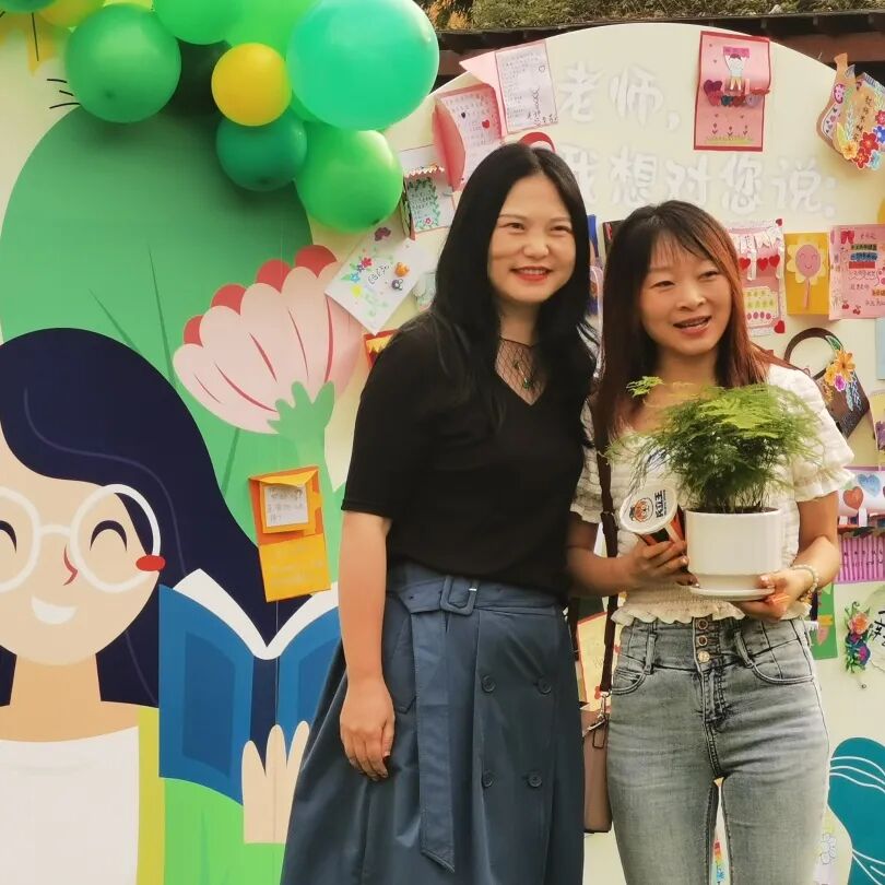 火一动态|笔端生芳华  情满中秋月|| 火炬一小教师节/中秋节“双节”庆祝活动