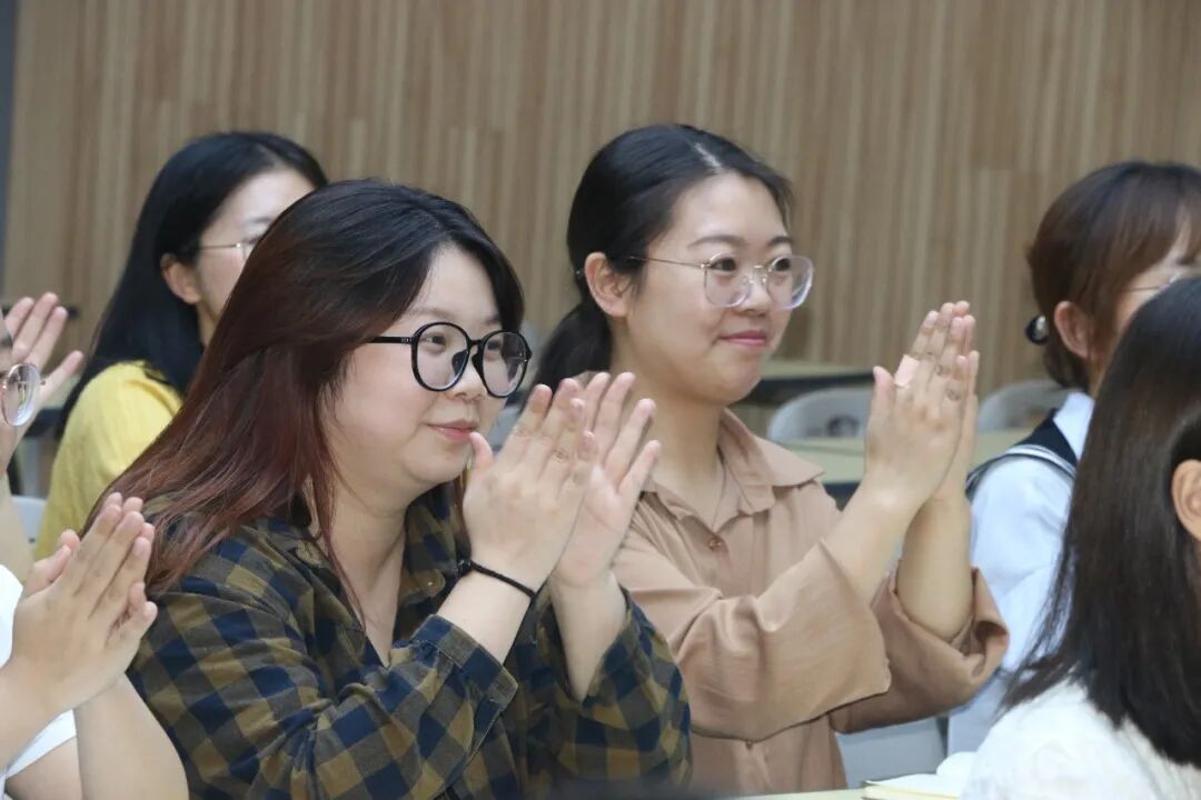 火一动态| 青蓝结对清秋始    琢玉成器幸福长| |“幸福·青蓝”师徒结对仪式