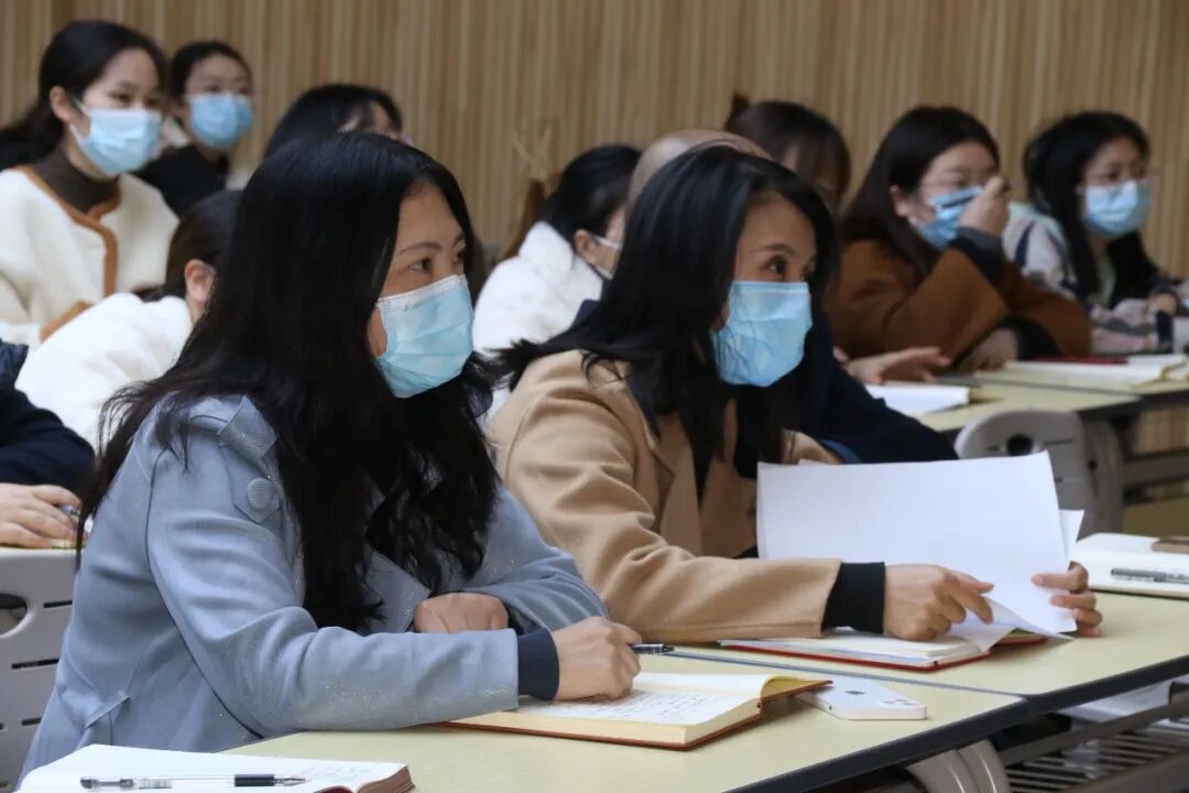 火一动态|传递榜样力量  共话教育智慧||第二十九期教师论坛