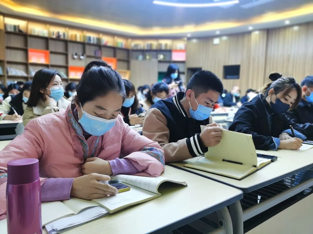 火一动态|传递榜样力量  共话教育智慧||第二十九期教师论坛