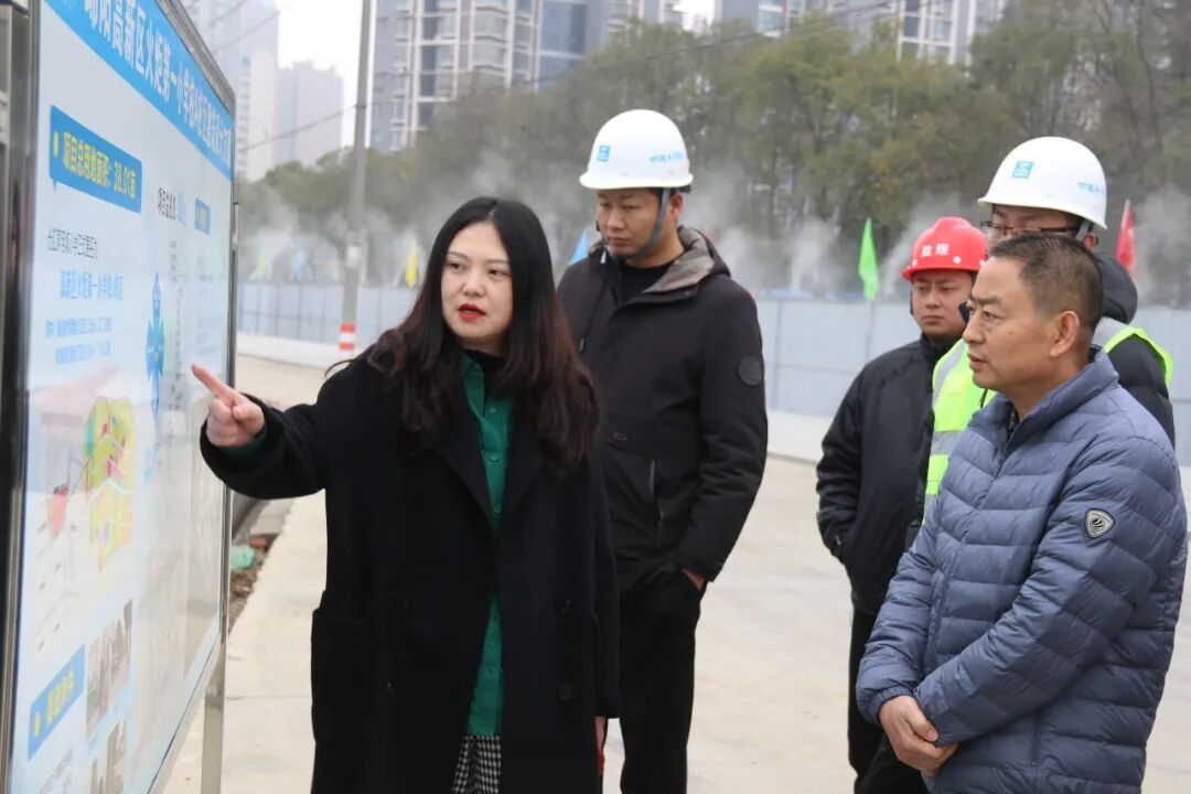 火一新校区建设|绵阳科技城社会事业和基层治理局副局长周涛一行调研火炬一小新校区建设工作