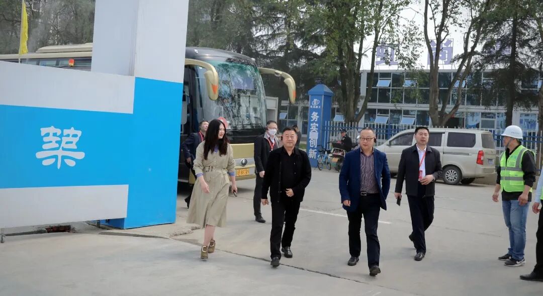 火一动态 | 绵阳市2023年基础教育高质量发展工作推进会|首站·火炬一小A校区作为会议现场调研点