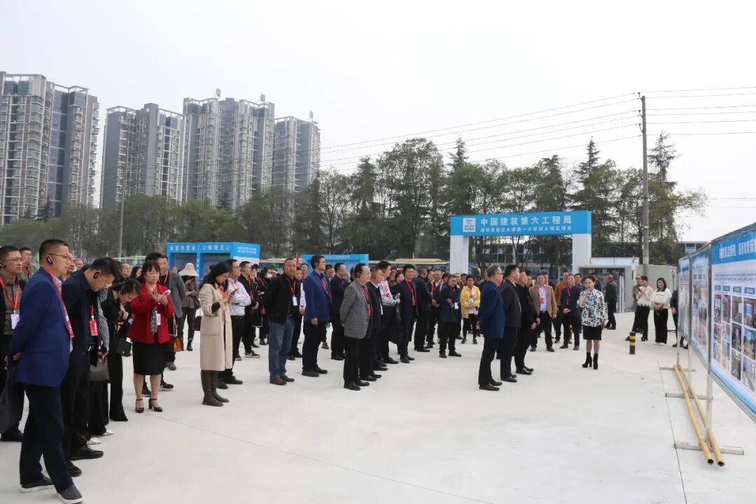 火一动态 | 绵阳市2023年基础教育高质量发展工作推进会|首站·火炬一小A校区作为会议现场调研点