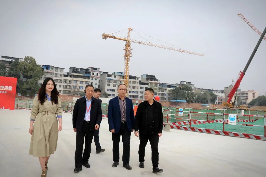 火一动态 | 绵阳市2023年基础教育高质量发展工作推进会|首站·火炬一小A校区作为会议现场调研点