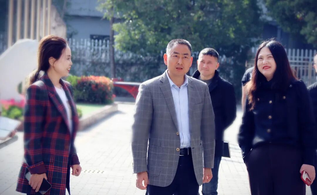 火一动态｜绵阳科技城社会事业和基层治理局副局长周涛调研火炬一小/火炬八幼