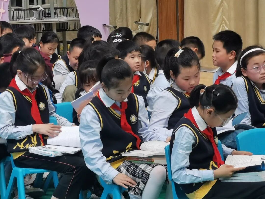 火一读书节|芬芳春日,与书同行||跳蚤书市/作家进校园
