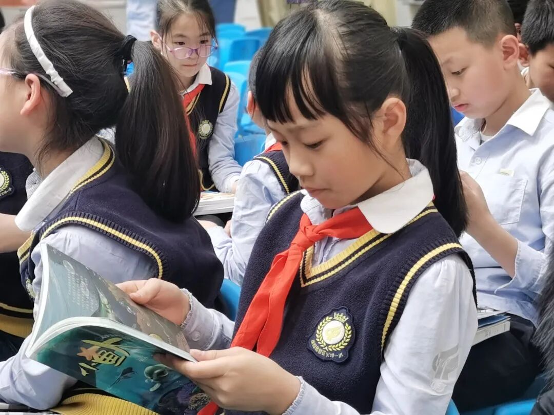 火一读书节|芬芳春日,与书同行||跳蚤书市/作家进校园