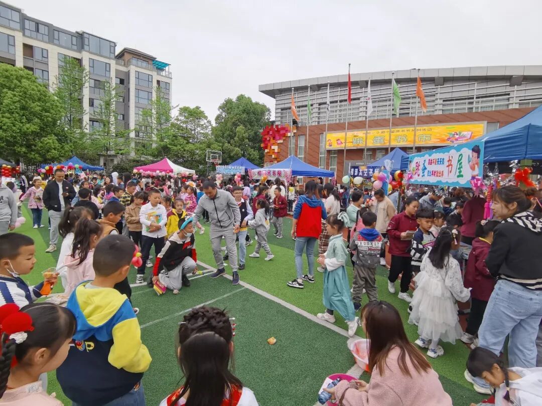 火一读书节|芬芳春日,与书同行||跳蚤书市/作家进校园