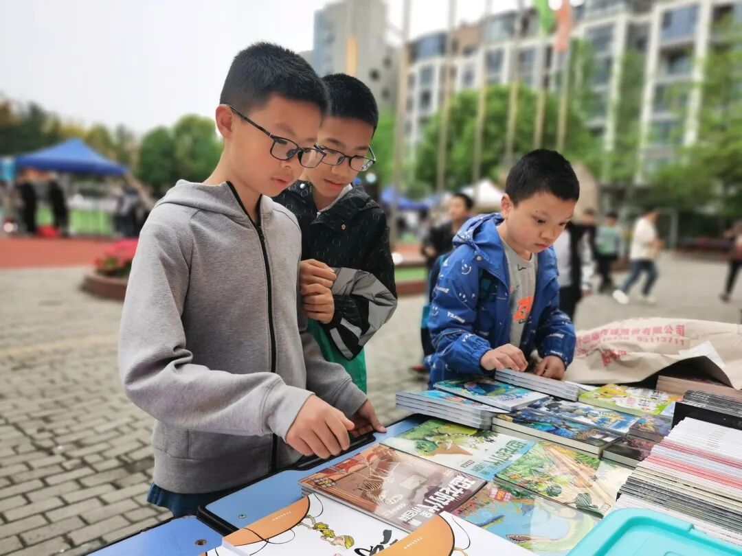 火一读书节|芬芳春日,与书同行||跳蚤书市/作家进校园