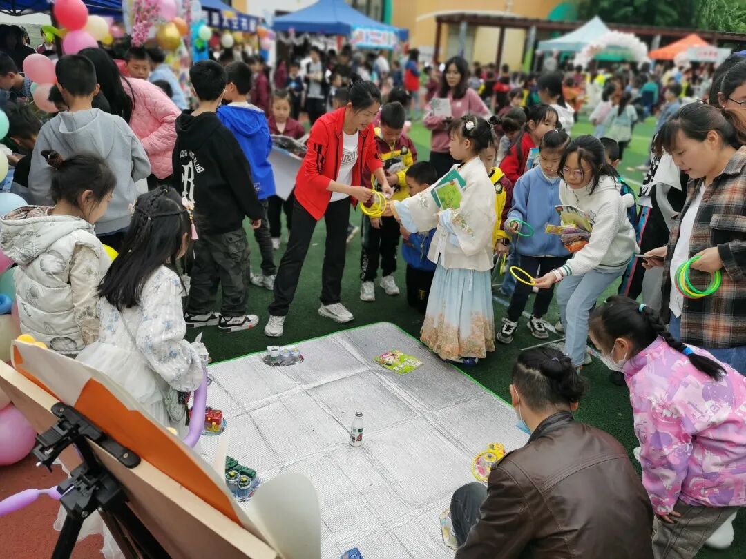 火一读书节|芬芳春日,与书同行||跳蚤书市/作家进校园