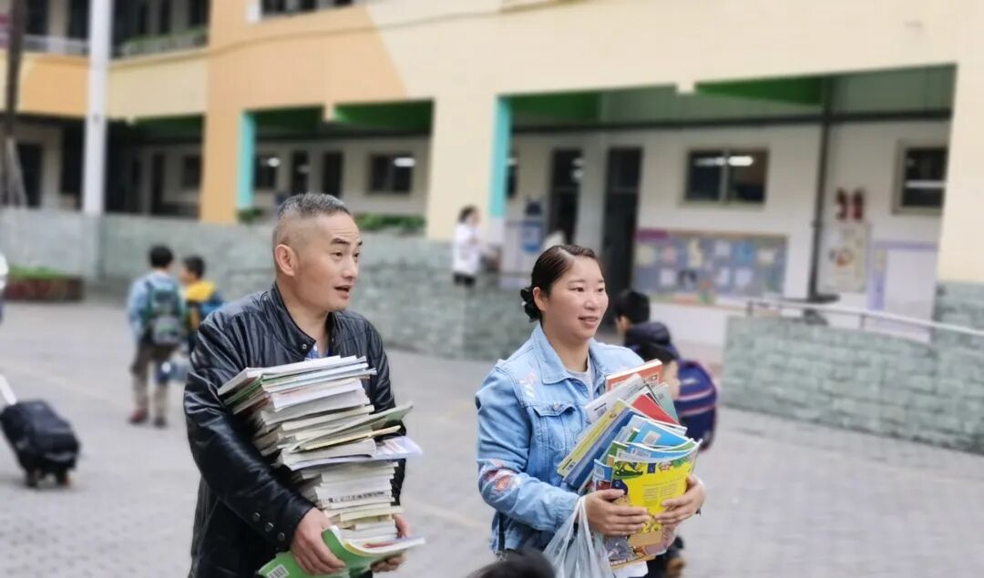 火一读书节|芬芳春日,与书同行||跳蚤书市/作家进校园
