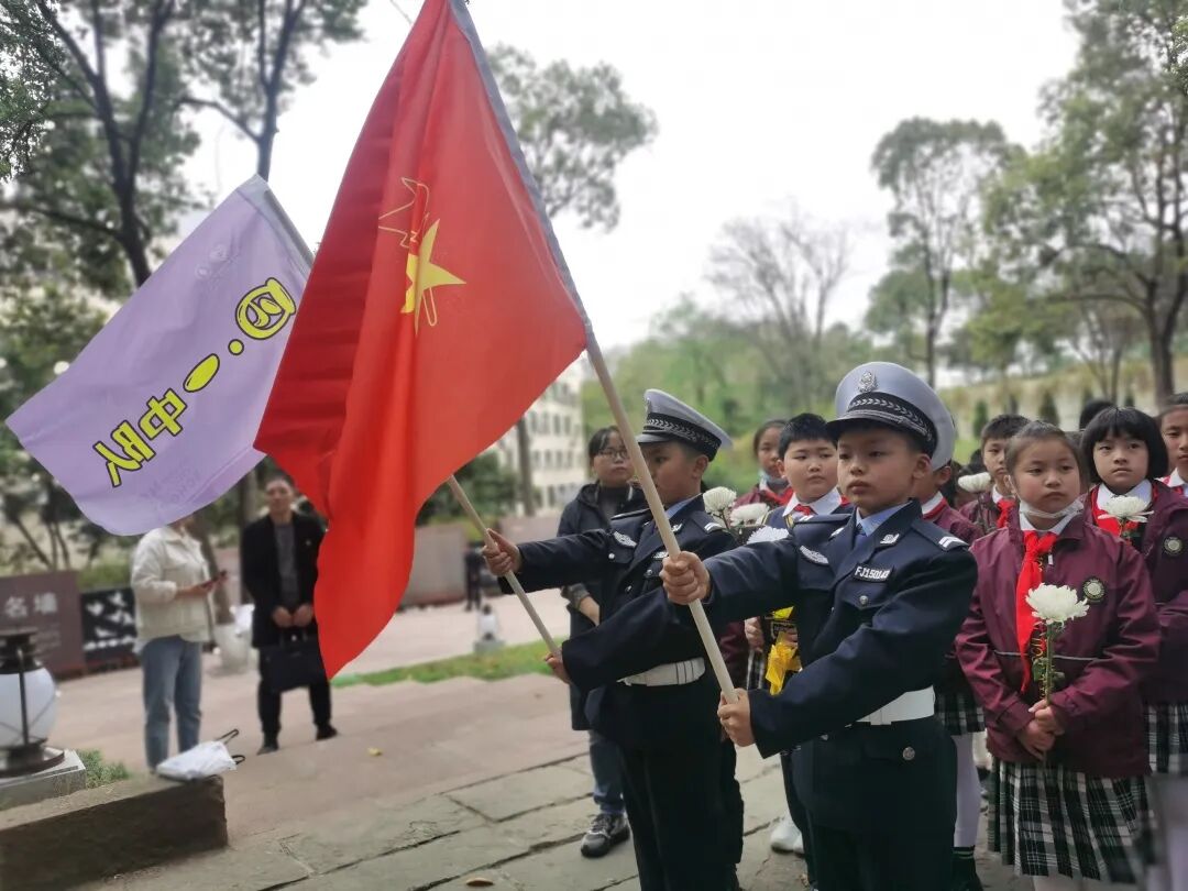 火一动态|缅怀英雄先烈 传承红色基因||清明祭扫活动