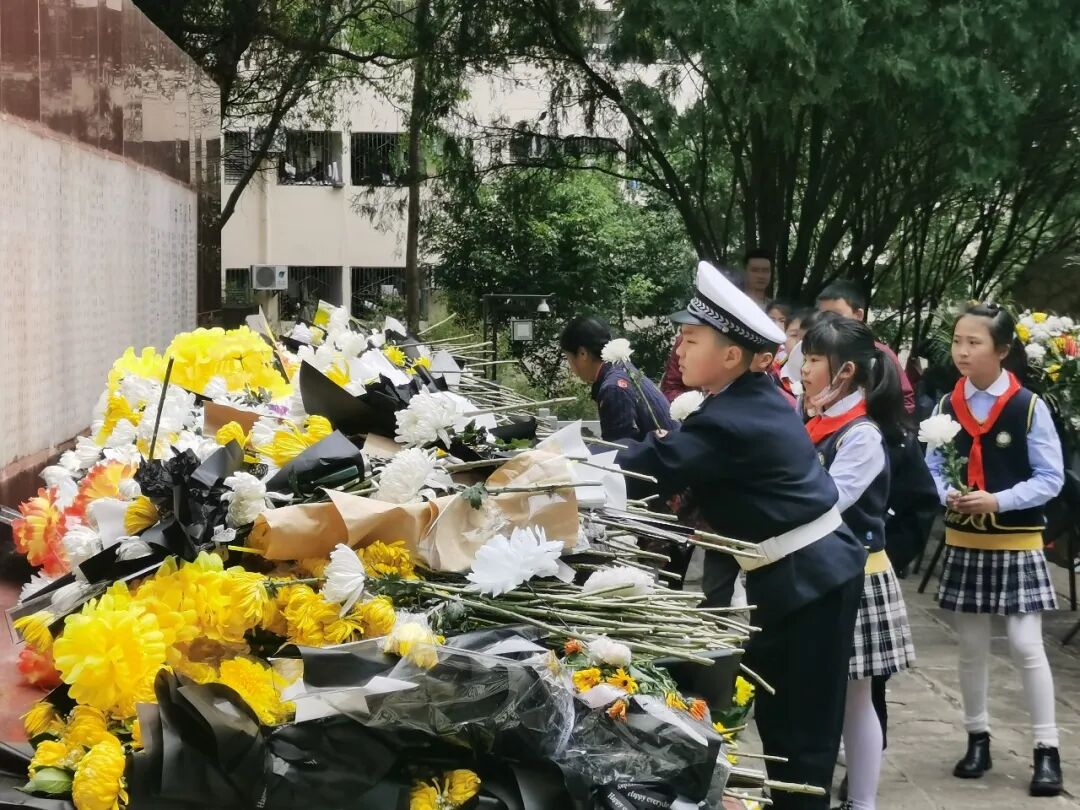 火一动态|缅怀英雄先烈 传承红色基因||清明祭扫活动