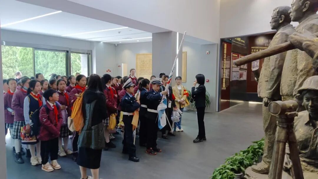 火一动态|缅怀英雄先烈 传承红色基因||清明祭扫活动