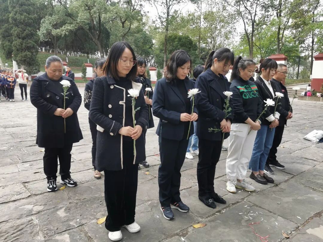 火一动态|缅怀英雄先烈 传承红色基因||清明祭扫活动