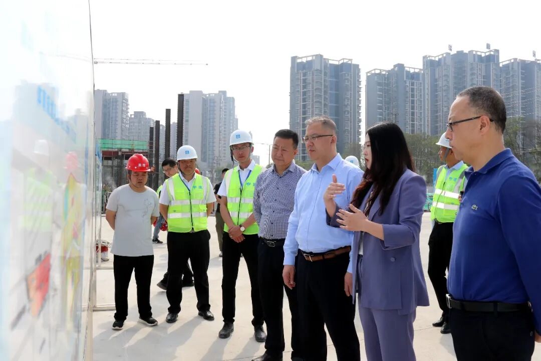 火一新校区建设 |市政府党组副书记,科技城党工委副书记、管委会主任梁磊调研火炬一小A校区