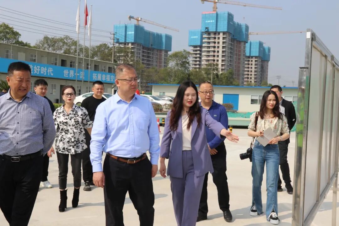 火一新校区建设 |市政府党组副书记,科技城党工委副书记、管委会主任梁磊调研火炬一小A校区