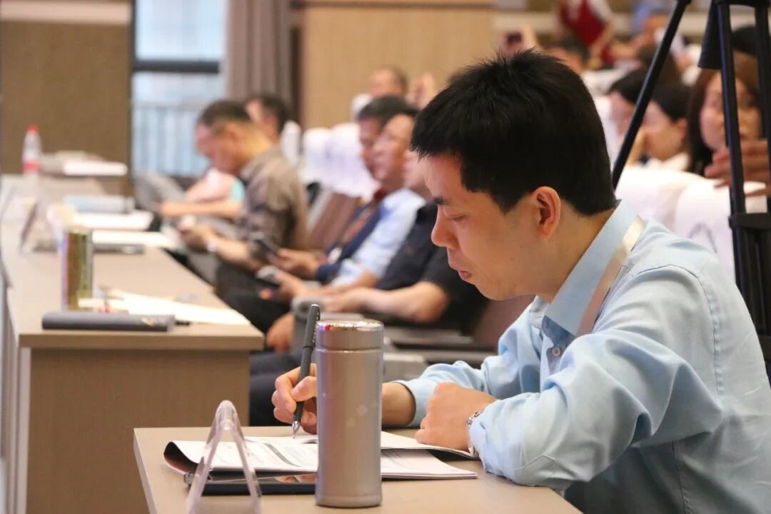 火一动态 | 蒲晓茹校长在“2023年义务教育学校高质量发展高峰论坛”上作专题讲座