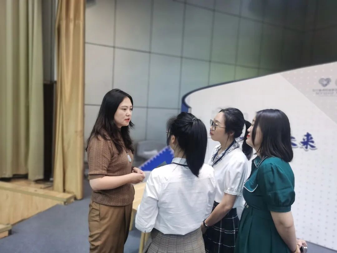 火一读书节|阅读·悦心·约未来||班级阅读汇报暨第30期教师论坛活动