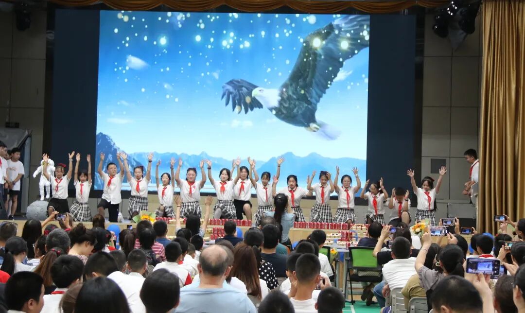 火一动态|记忆留夏 共赴星辰大海||火炬一小2017级毕业典礼